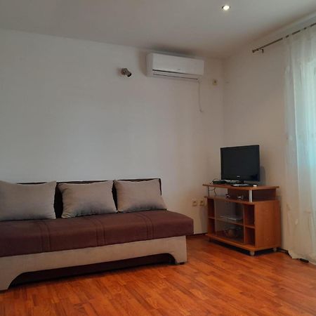 Sreca Apartment Near Beach With Bbq Bibinje Oda fotoğraf
