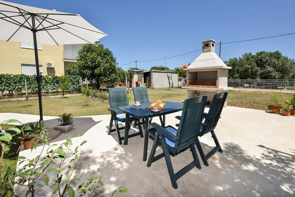 Sreca Apartment Near Beach With Bbq Bibinje Dış mekan fotoğraf