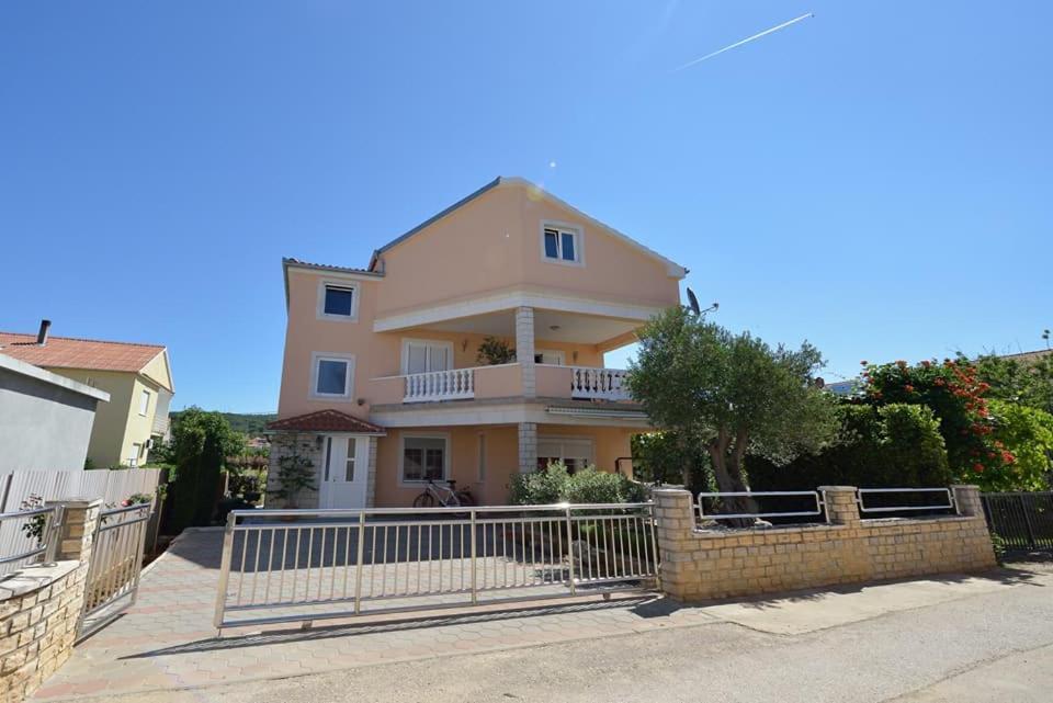 Sreca Apartment Near Beach With Bbq Bibinje Dış mekan fotoğraf