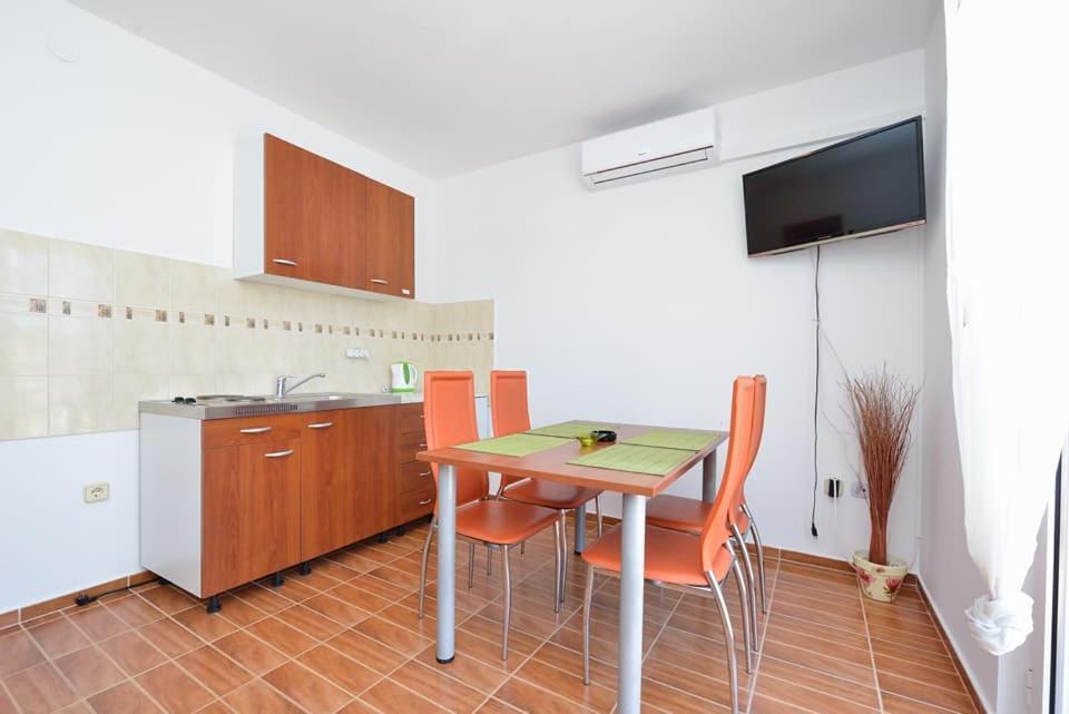 Sreca Apartment Near Beach With Bbq Bibinje Dış mekan fotoğraf