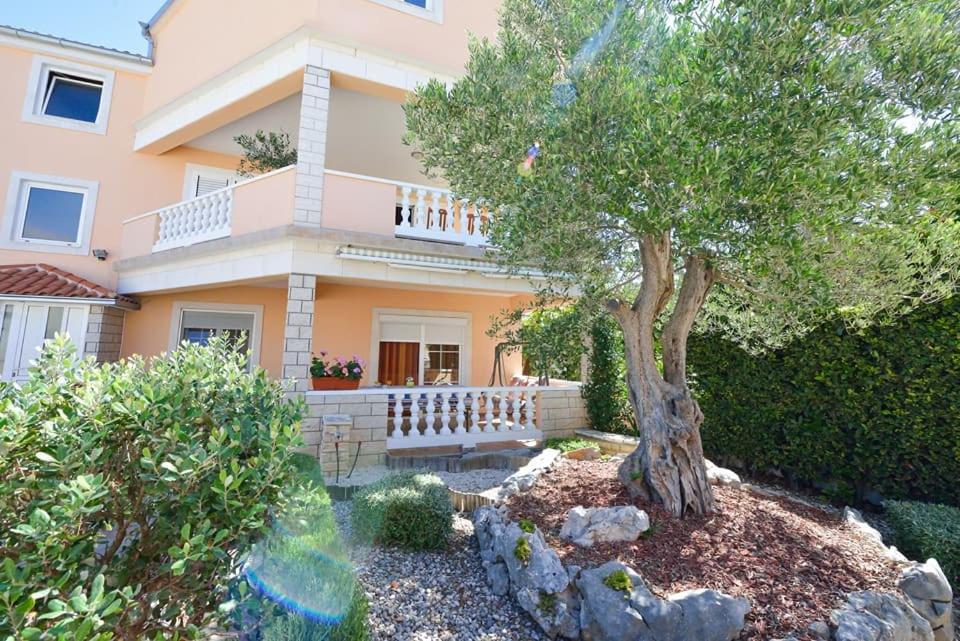 Sreca Apartment Near Beach With Bbq Bibinje Dış mekan fotoğraf