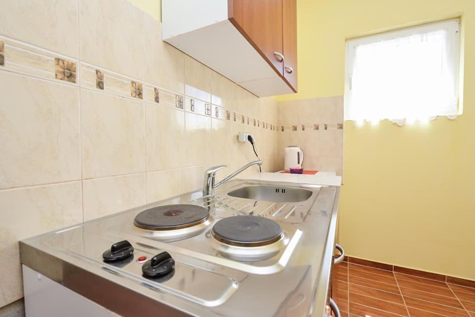 Sreca Apartment Near Beach With Bbq Bibinje Dış mekan fotoğraf