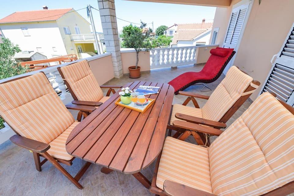 Sreca Apartment Near Beach With Bbq Bibinje Dış mekan fotoğraf